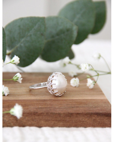 Gift Idea Mom-Creation-White Mother-of-Pearl Ring-Sterling Silver-Round-Woman
