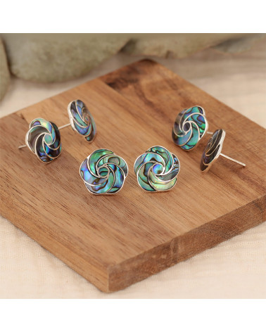 Orecchini a forma di fiore a spirale in madreperla bianca e argento 925 rodiato