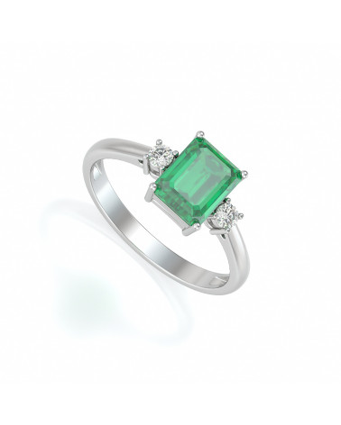 925er Silberring mit 1,75 ct Smaragd und 2 Diamanten – Raffinierter Damenschmuck	