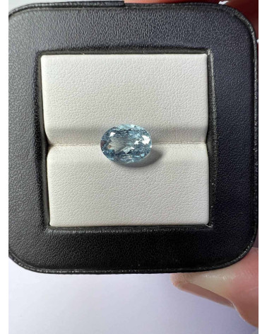 Ovaler facettierter hellblauer Aquamarin - Gewicht 0.720 Karat - Klarheit VVS-VS - Herkunft Indien