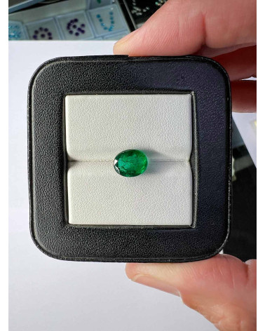 Oval Emerald 1.73 Carats 7x9 AAA VS Zambia
