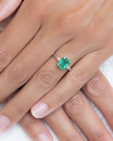 Anillo en Plata 925 con Esmeralda y Diamantes usado – Joya femenina chic	