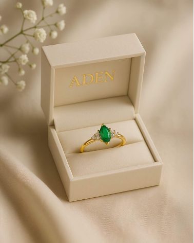 Scrigno di lusso per anello con smeraldo Abril - Confezione regalo con certificato di autenticità