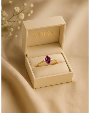 Bague Or Jaune Rubis et diamants 2.1grs