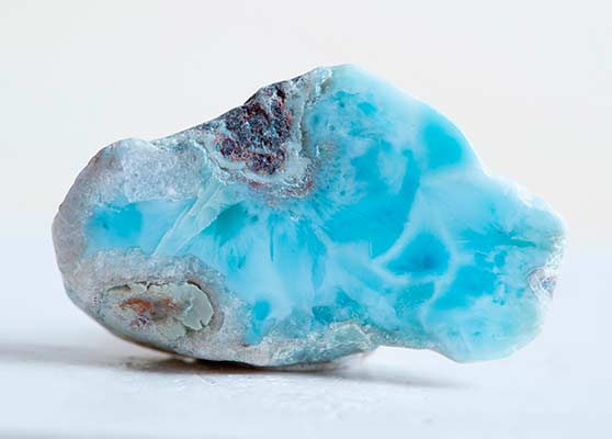 Tout savoir sur le Larimar